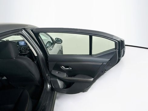 Used 2025 Nissan Sentra SR FWD image 28