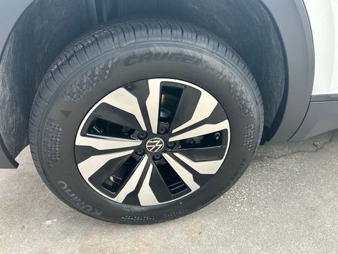 New 2026 Volkswagen Atlas Cross Sport SE image 25