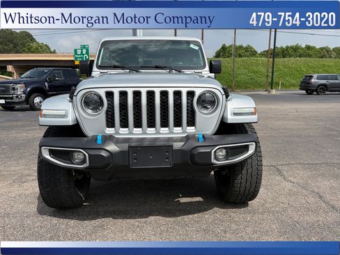 Used 2023 Jeep Wrangler Unlimited Sahara AWD/4WD image 3