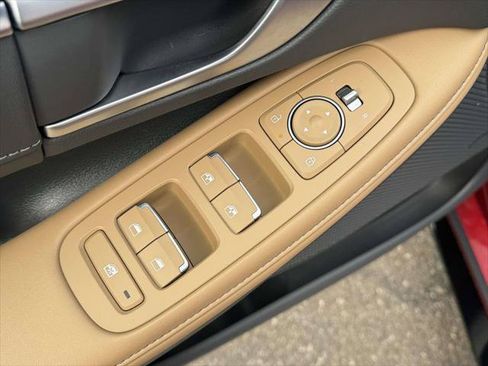 Used 2025 Hyundai Sonata Limited FWD image 14