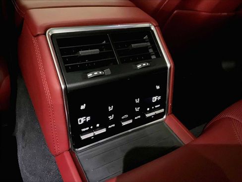 Used 2023 Porsche Panamera Platinum Edition image 29