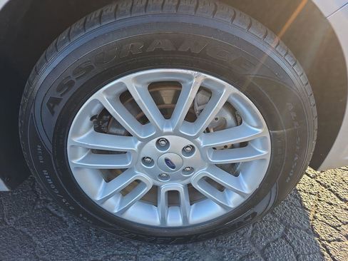 Used 2013 Ford Flex SEL image 16