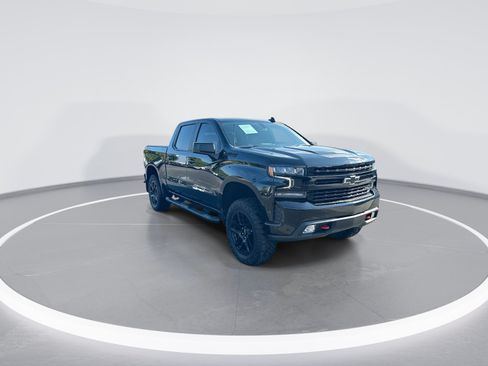 Used 2021 Chevrolet Silverado 1500 LT Trail Boss w/ Convenience Package II AWD/4WD image 2