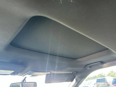 Used 2017 Ford Explorer XLT w/ Equipment Group 202A FWD image 12