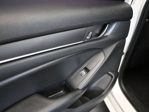 Used 2019 Honda Accord Sport image 15