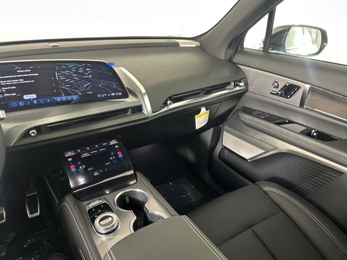 New 2026 Cadillac Vistiq Sport image 42