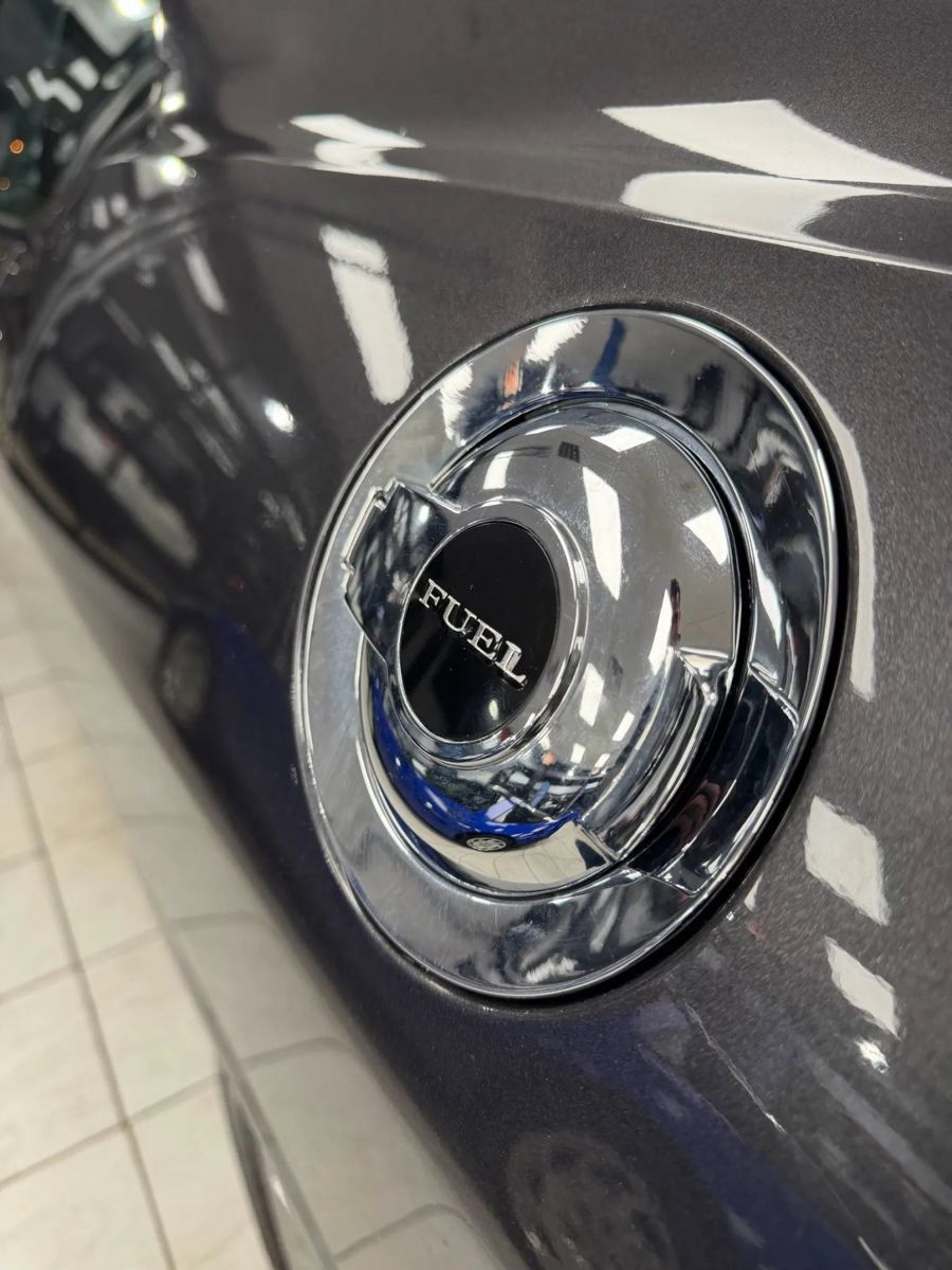 Used 2016 Dodge Challenger SXT RWD image 9