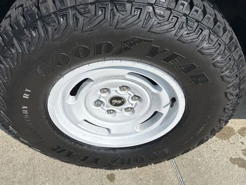 Used 2025 Ford Bronco Heritage Edition image 2