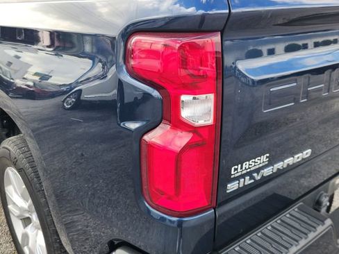 Used 2020 Chevrolet Silverado 1500 Custom w/ Custom Value Package image 7