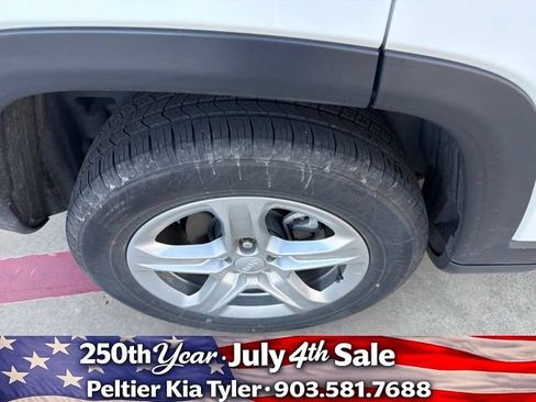 Used 2024 Jeep Compass Latitude w/ Altitude Special Edition AWD/4WD image 11