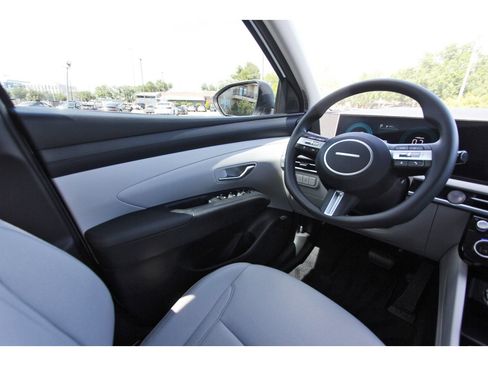 Used 2026 Hyundai Tucson SEL FWD image 9