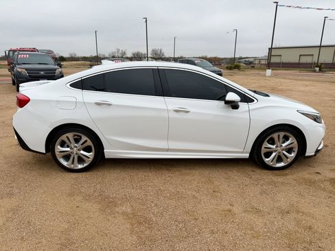 Used 2017 Chevrolet Cruze Premier image 5