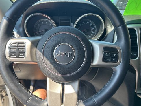 Used 2012 Jeep Grand Cherokee Laredo AWD/4WD image 10