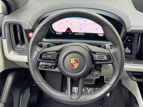 Used 2024 Porsche Cayenne Turbo AWD/4WD image 21