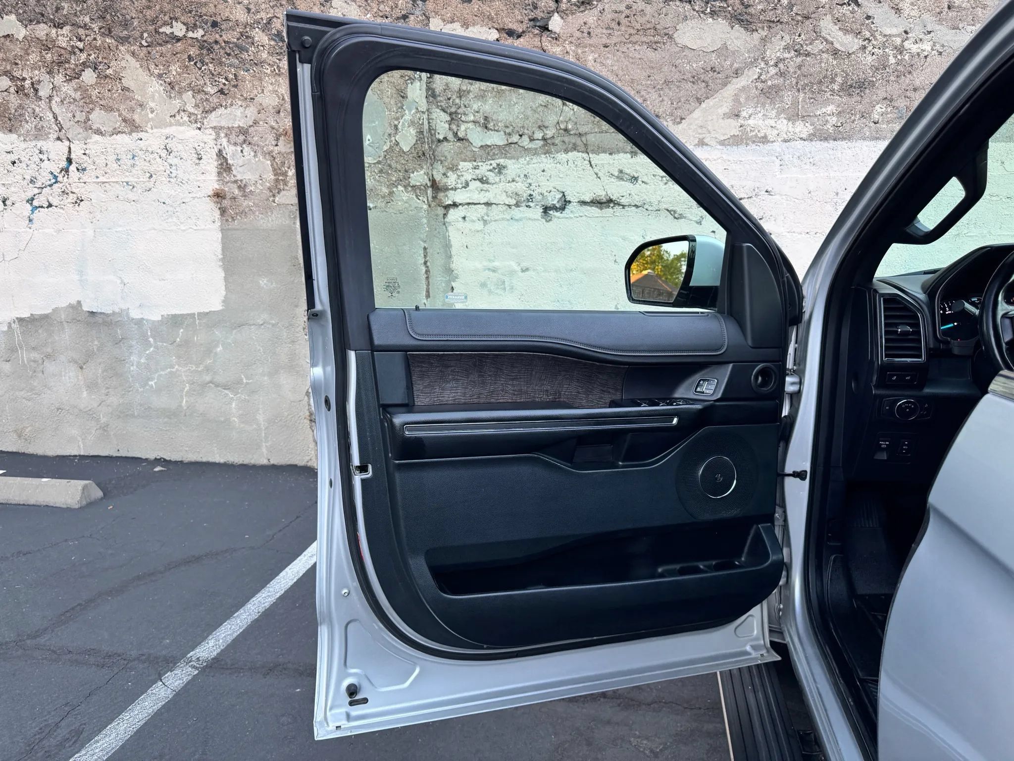 Used 2018 Ford Expedition Max Limited AWD/4WD image 14