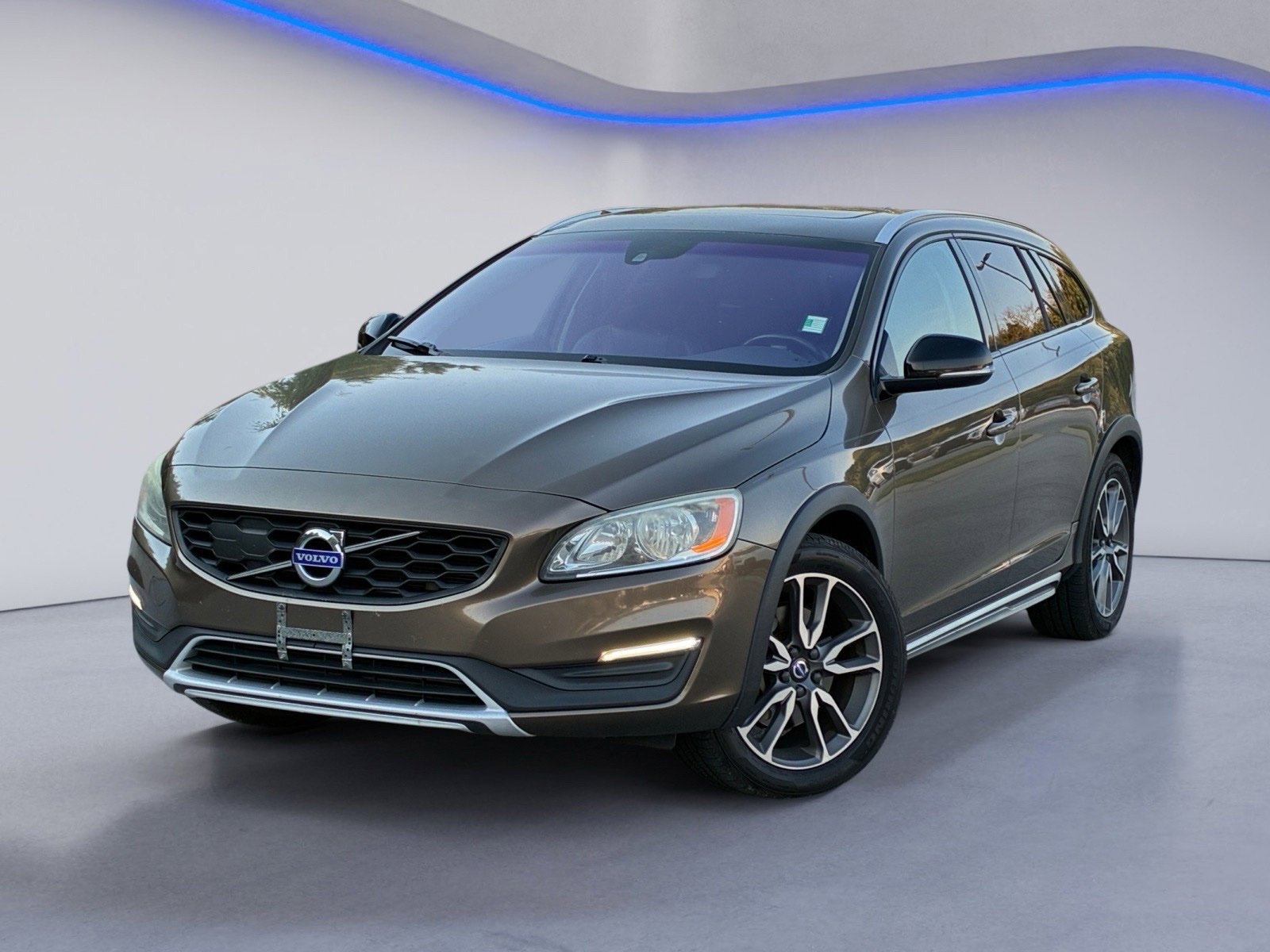 Used 2017 Volvo V60 T5 Cross Country w/ Convenience Package AWD/4WD image 2
