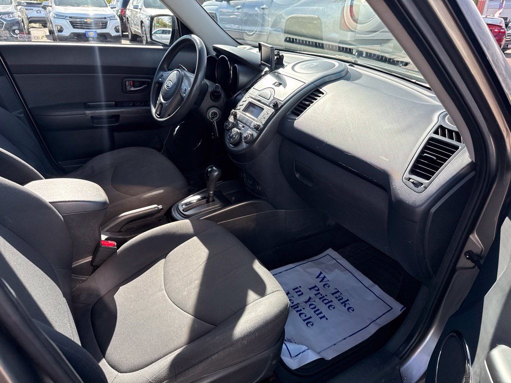Used 2010 Kia Soul + FWD image 29