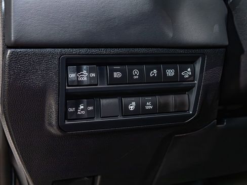 Used 2026 Toyota Tundra Platinum AWD/4WD image 17