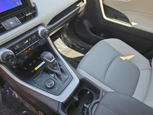 Used 2024 Toyota RAV4 XLE Premium image 27