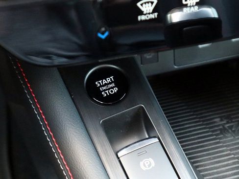 New 2025 Nissan Kicks SR image 17