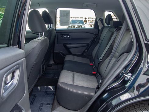Used 2024 Nissan Rogue SV FWD image 25