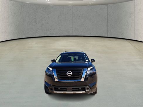 Used 2023 Nissan Pathfinder SL w/ SL Premium Package image 2