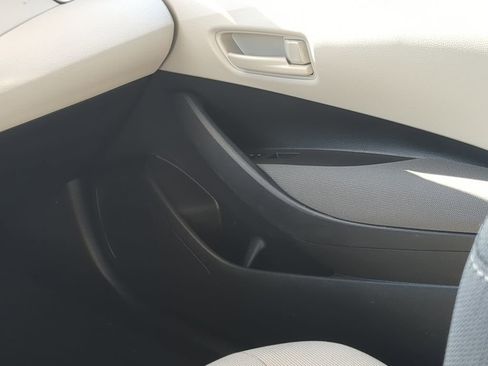 Used 2022 Toyota Corolla LE image 23