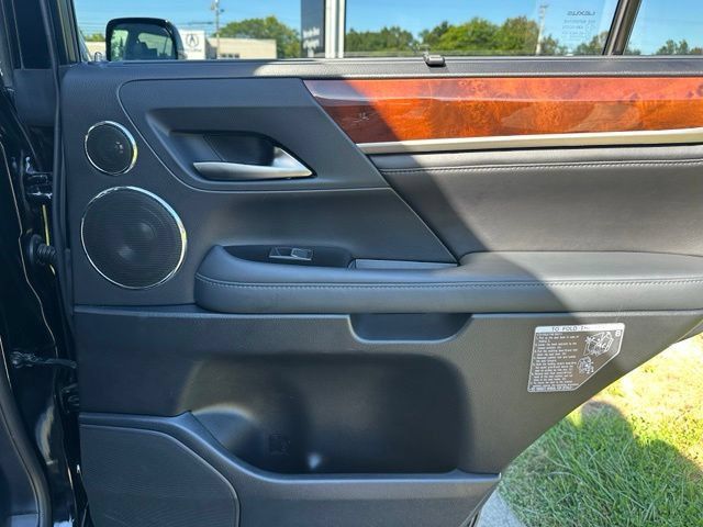 Used 2017 Lexus LX 570 4WD w/ Luxury Package image 22
