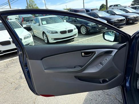 Used 2013 Hyundai Elantra SE image 21