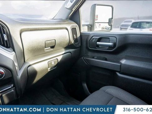 Used 2024 Chevrolet Silverado 2500 Custom w/ Custom Value Package image 17