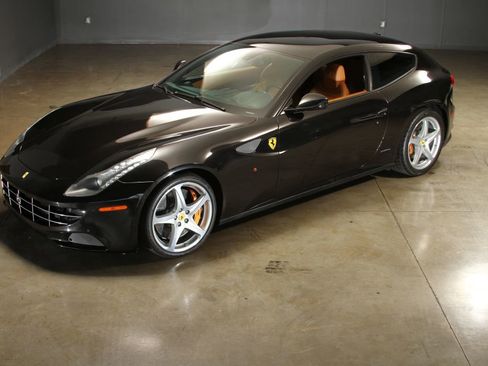 Used 2016 Ferrari FF image 33