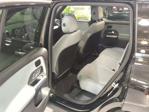 Used 2026 Mercedes-Benz GLB 250 4MATIC image 12