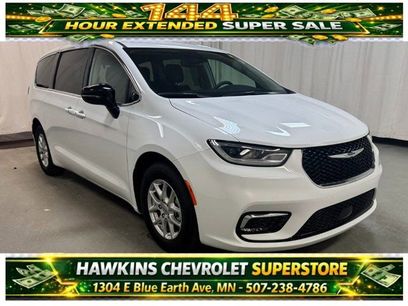 Used 2024 Chrysler Pacifica Touring-L