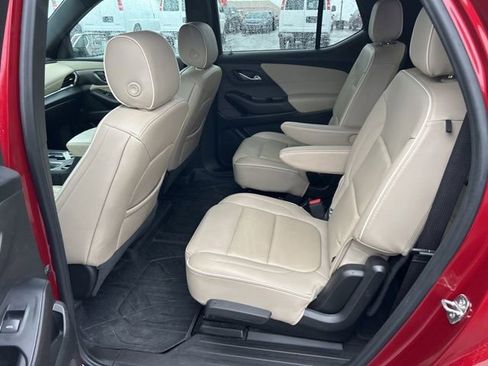 Certified 2023 Chevrolet Traverse Premier w/ LPO, Floor Liner Package image 9