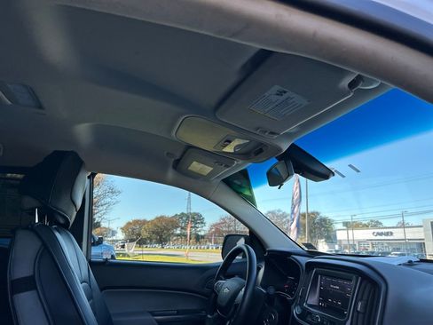 Used 2022 Chevrolet Colorado W/T w/ WT Convenience Package image 28