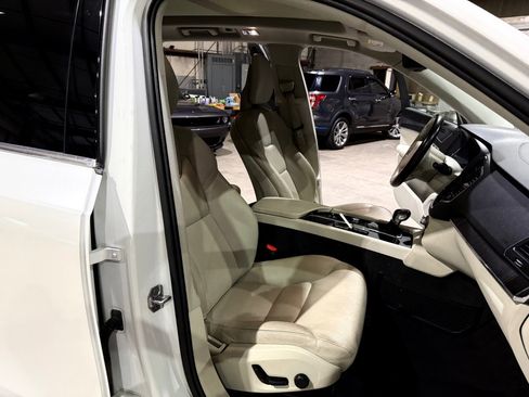 Used 2020 Volvo XC90 T5 Momentum w/ Protection Package Premier FWD image 27