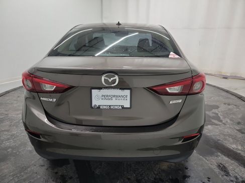 Used 2018 MAZDA MAZDA3 Grand Touring image 8