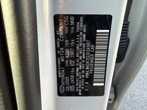 Used 2025 Hyundai Elantra N FWD image 26