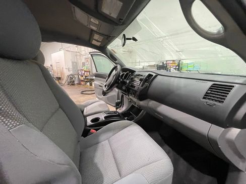 Used 2012 Toyota Tacoma 4x4 Access Cab w/ Convenience Pkg image 18