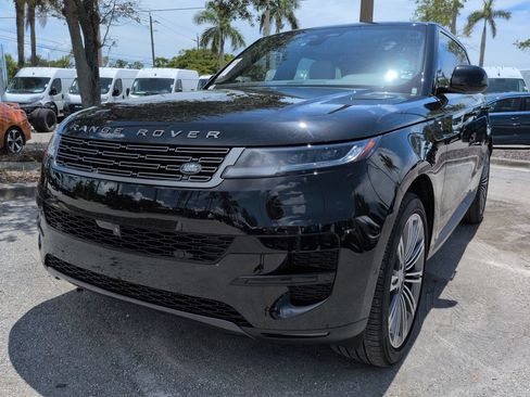 Used 2025 Land Rover Range Rover Sport SE AWD/4WD image 9