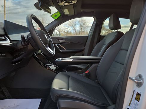 Used 2025 BMW X2 xDrive28i image 12