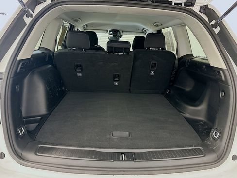 Used 2023 Jeep Grand Cherokee Laredo image 29