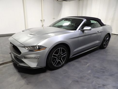 Used 2022 Ford Mustang Premium RWD image 7