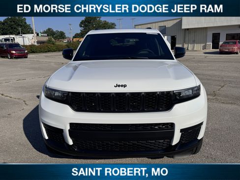New 2025 Jeep Grand Cherokee L Altitude AWD/4WD image 2
