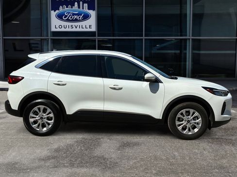 Used 2023 Ford Escape Active w/ Tech Pack #2 AWD/4WD image 2
