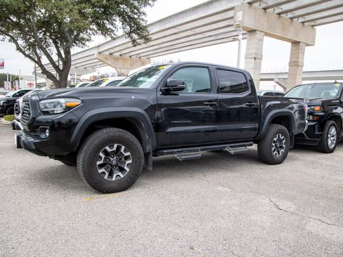 Used 2023 Toyota Tacoma TRD Off-Road image 3