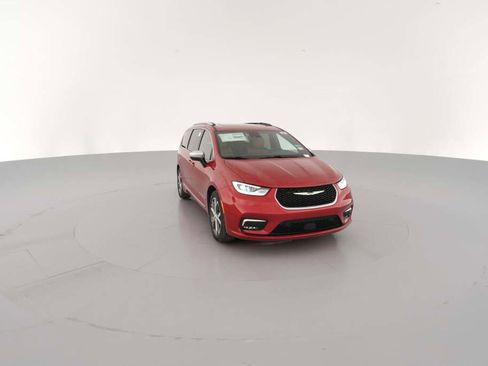 New 2026 Chrysler Pacifica Pinnacle image 17