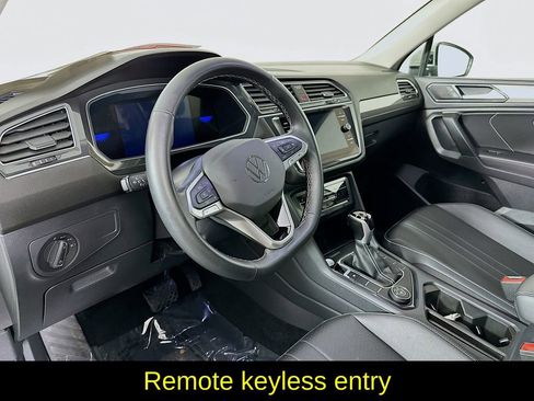 Used 2024 Volkswagen Tiguan SE image 14