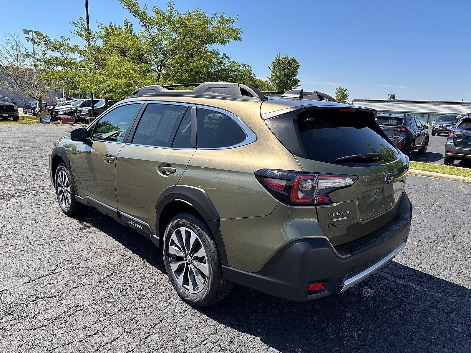 Used 2025 Subaru Outback Limited AWD/4WD image 5