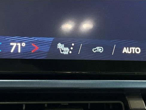 New 2026 Chevrolet Equinox EV LT image 21